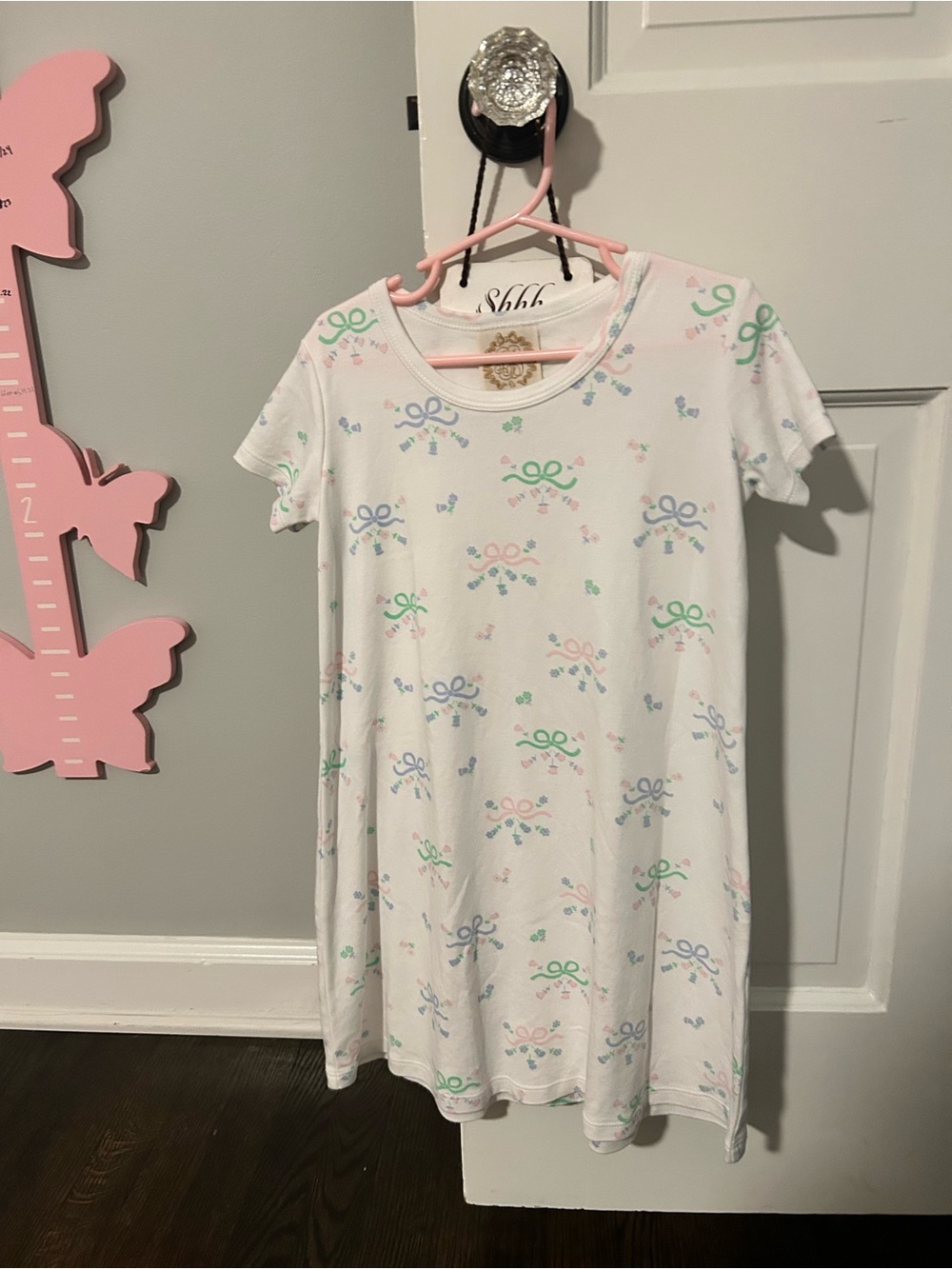 Beaufort Short-Sleeve White Nightgown with Pastel Bow Print